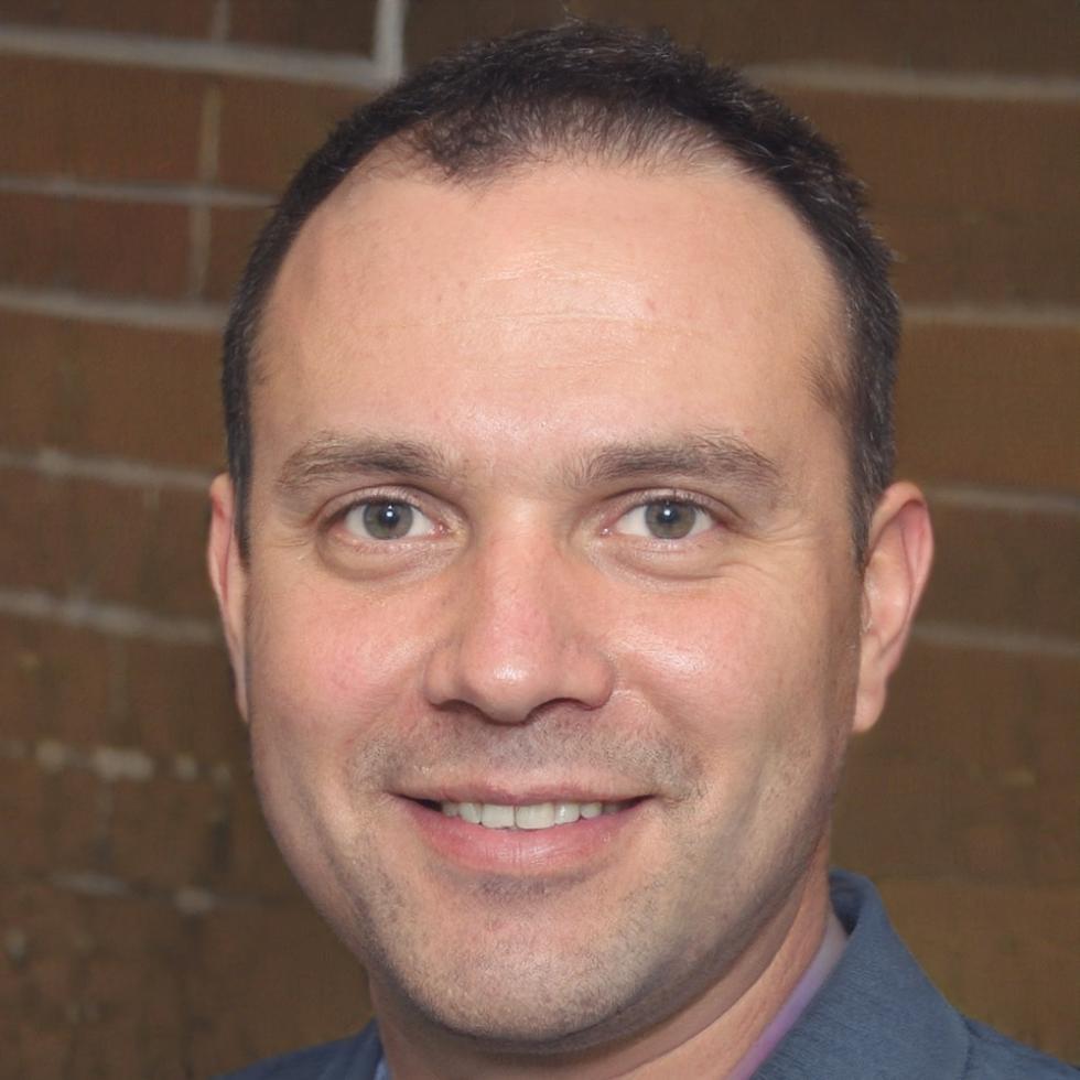 Portrait de Maxence Dubois, formateur principal en gestion budgétaire chez lumariqestov